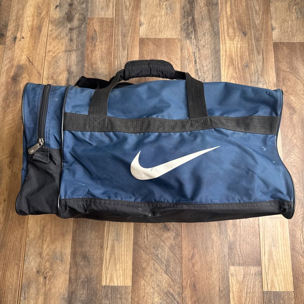 Vintage Nike Brasilia Training Duffel Bag Men's Blue Gym Bag Soccer 6606‎